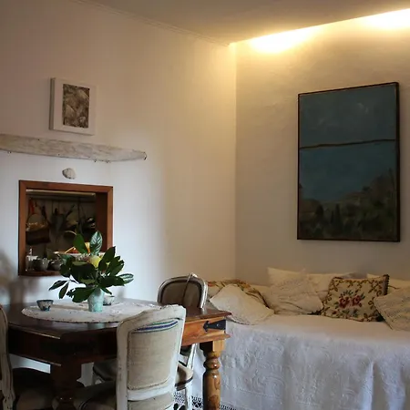 Camelia Borgo Trevignano
